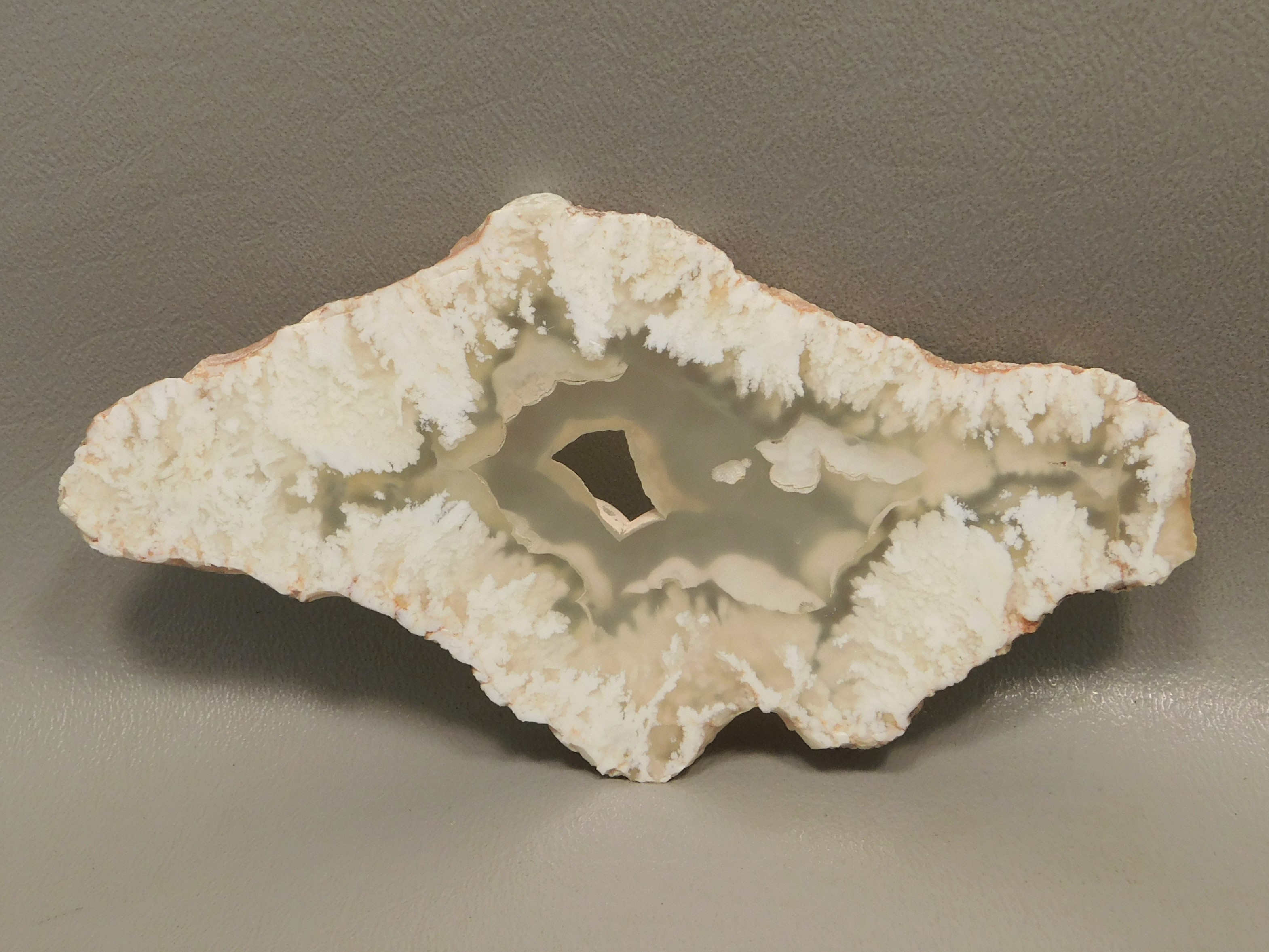 white-plume-agate.jpg white-plume-agate.jpg